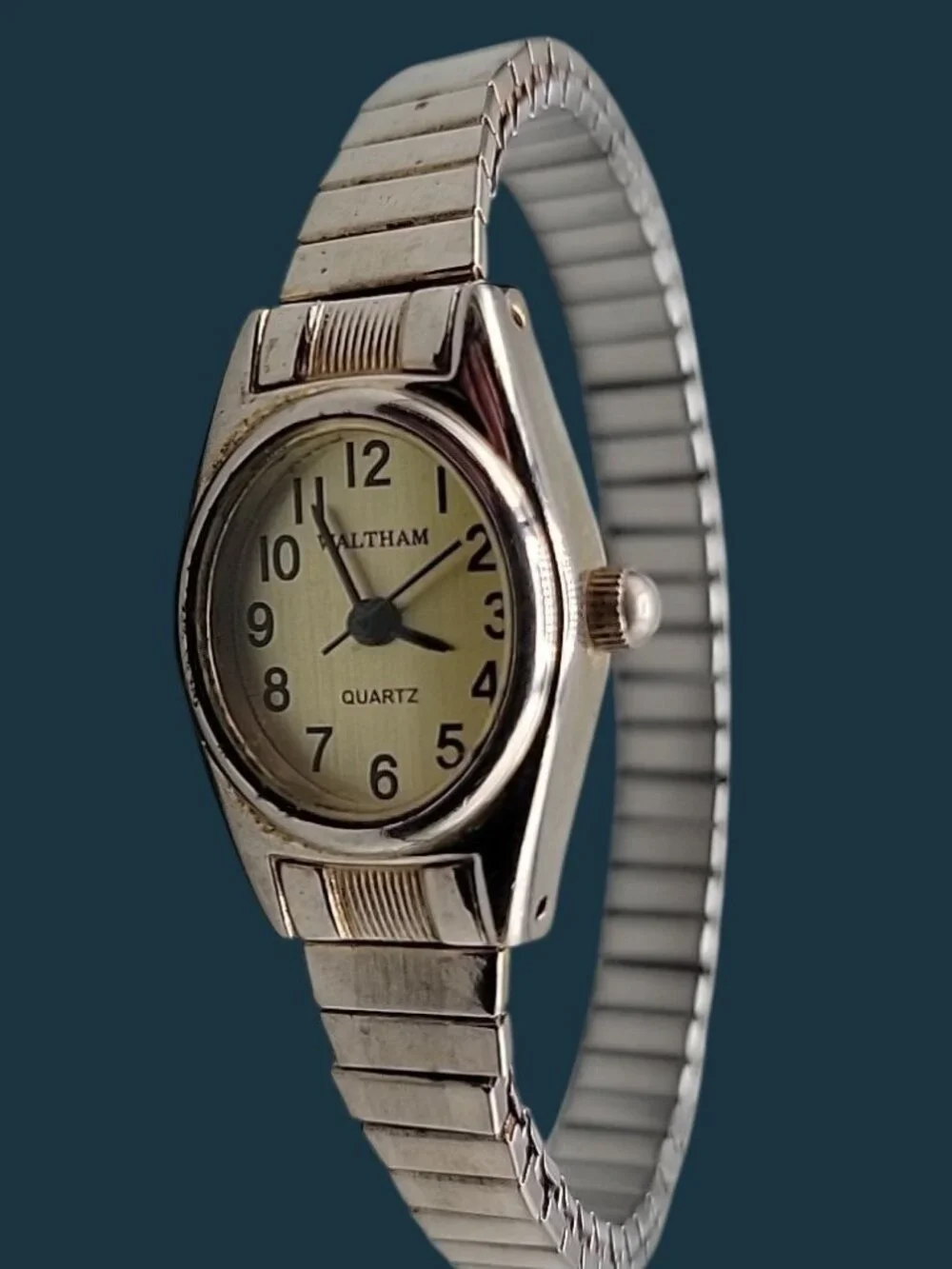 Vintage Waltham Ladies Quartz Watch 6.5